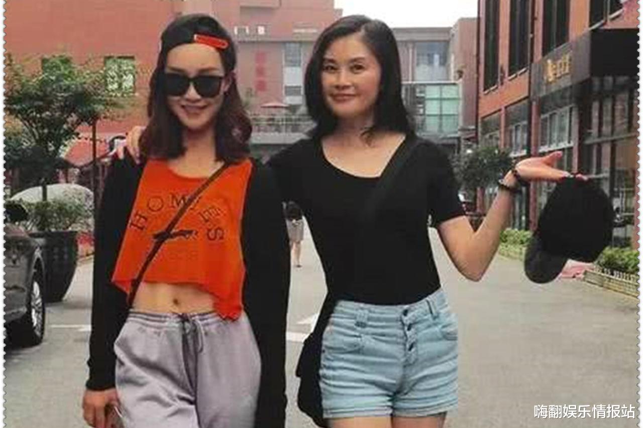 郑晓龙|蓝盈莹晒妈妈写的信,网友感慨字里行间都透露出家里有矿的事实?