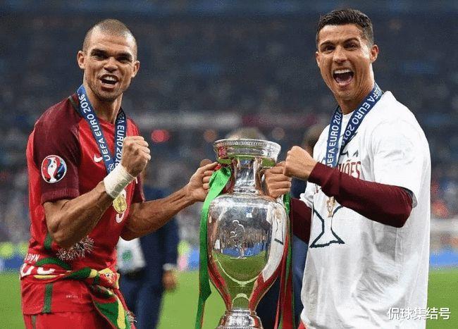 葡萄牙队|CR7偷笑！葡萄牙负3球内有望晋级，重演16年欧洲杯神迹？CR7金球可期