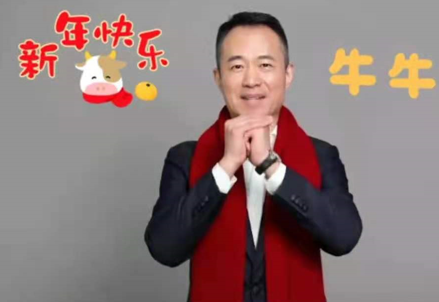 邱启明|邱启明出狱后风光不再，去菜市场花十块钱缝衣服，二婚娶小10岁妻