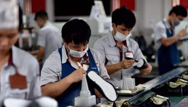 高校|月薪过万却“留不住”打工人？除了工资待遇不够，还有一点原因