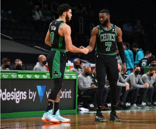 交易|升級陣容！美媒：3換1交易曝光，綠軍恐成爭冠攪局者，首發(fā)大變動