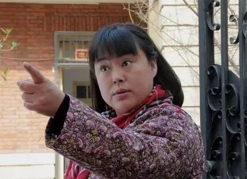 李菁菁|曾爆骗粉丝千万加盟费的“李菁菁”，如今身患乳腺癌，自食其果？