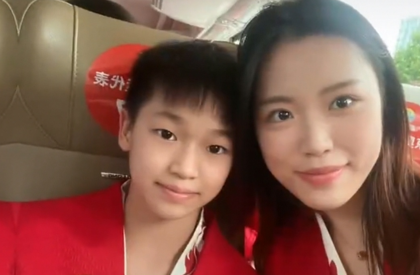 涂磊|央视报道，杨倩参与节目《开讲啦》！素颜出镜太美，演讲流畅不愧来自清华