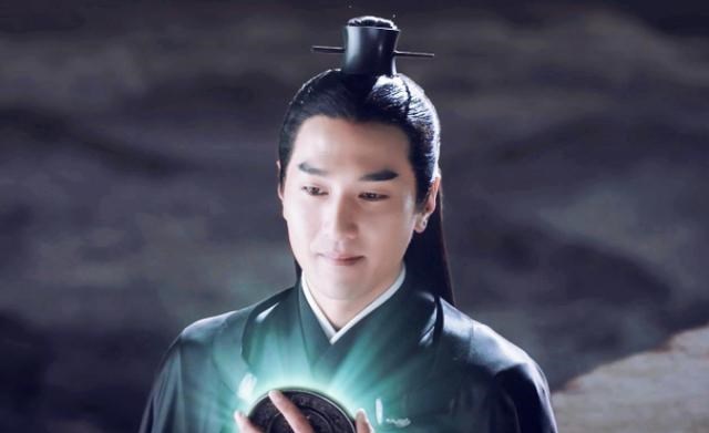 张芷溪|从《宸汐缘》到《长月烬明》，放弃演技靠换脸的她，事业还有救吗