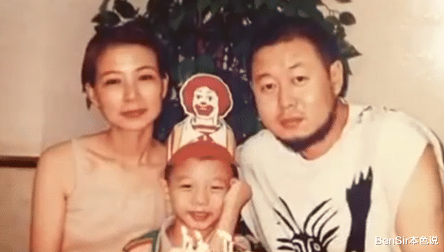 仲小萍|仲小萍：因儿子感情变故住进了医院，她的过往是一个贤妻良母的史诗