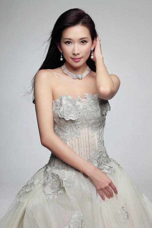 林志玲|林志玲的美很多明星难以超越，这照片和年龄太让人无法想像了