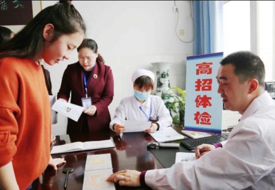 糯妈育儿经|大一新生入学仅5天，就被学校劝退，究其原因让一家人难接受