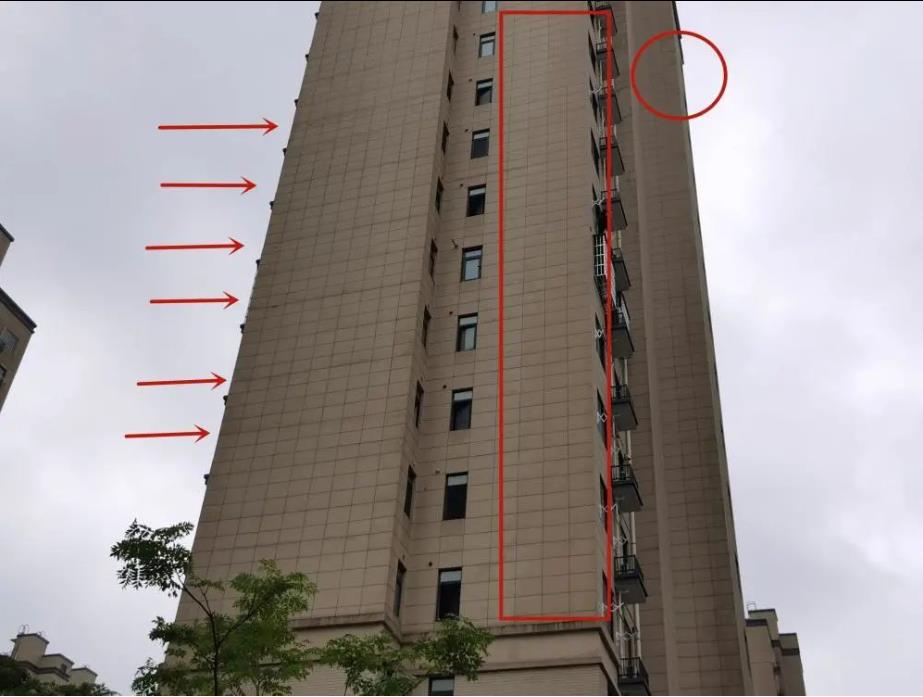 |上海一小区刚交房就有数百户家中渗水，“拼装房工艺不成熟”