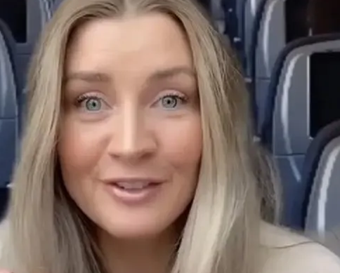 GirlDaily “不要在飞机上吃这些东西!”美国前空姐一个曝光视频,网友们彻底惊了