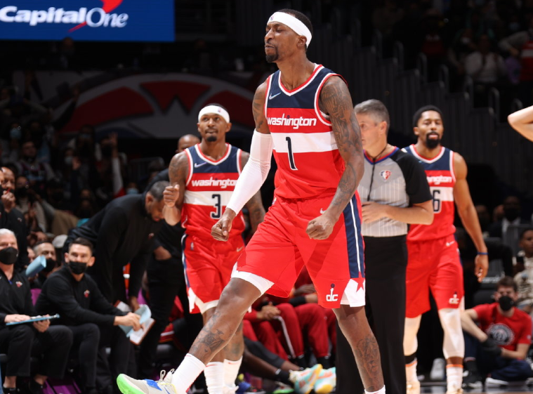 羅馬|奇才爆冷擊潰爵士，波普三分立功！比爾轟37分帶隊(duì)6人上雙