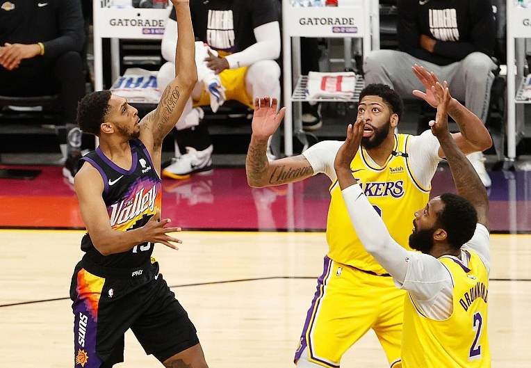 勒布朗·詹姆斯|5分+7分，真后悔了！抱团詹姆斯戴维斯夺冠，顶薪没了，未来也没了