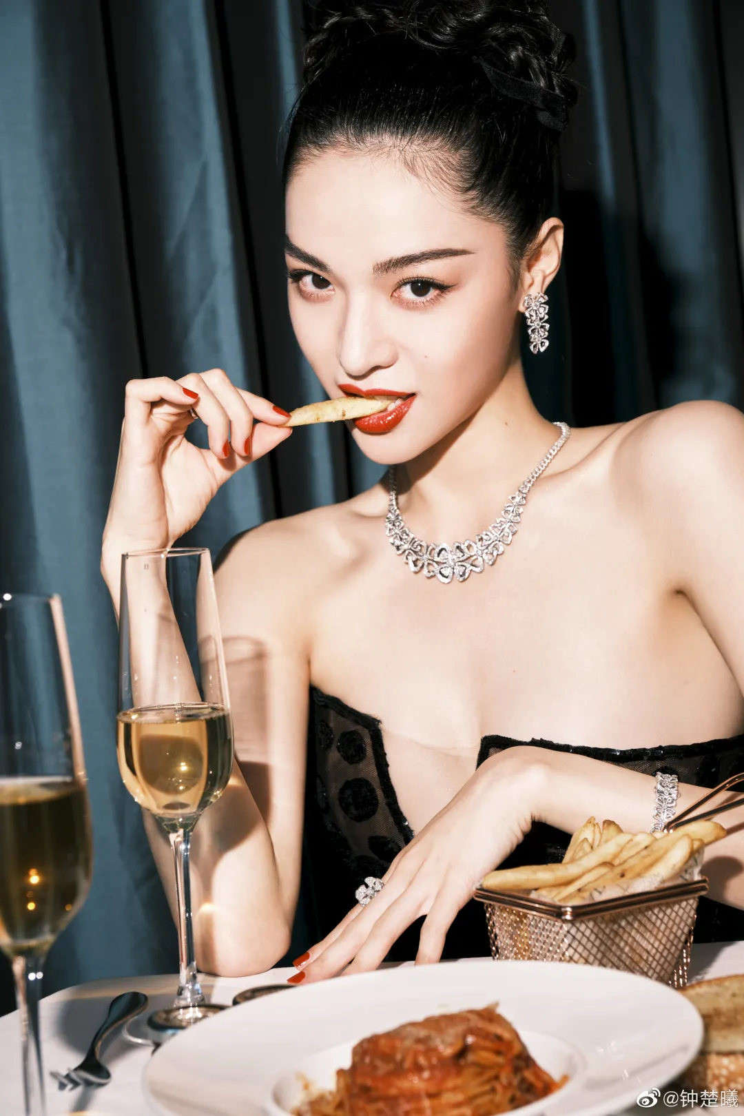 杨幂|终于,杨幂重回美貌巅峰,这次全网沦陷