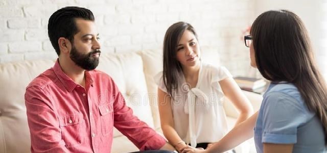 缘来妈咪|“下班不用再吃泡面了”女人离婚后嫁得更好，凤凰男一家后悔不已