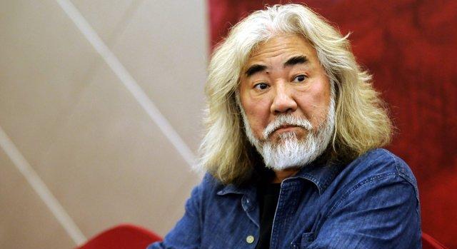 张纪中|70岁还能再当爹，让女儿伺候小4岁后妈，张纪中为啥这么“潇洒”