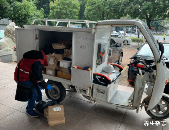 睡眠|25岁快递小哥患肝癌，住院半年后离世，医生：冰箱1物伤肝不浅