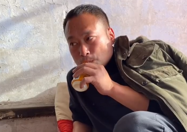 人物设定|人设都是假的！张同学走红后首次接受采访，重要细节被曝光