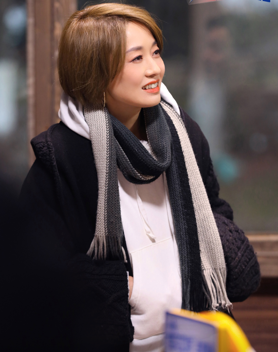 包文婧|女人过了30岁想剪短发，学学这5明星，时尚利落很减龄