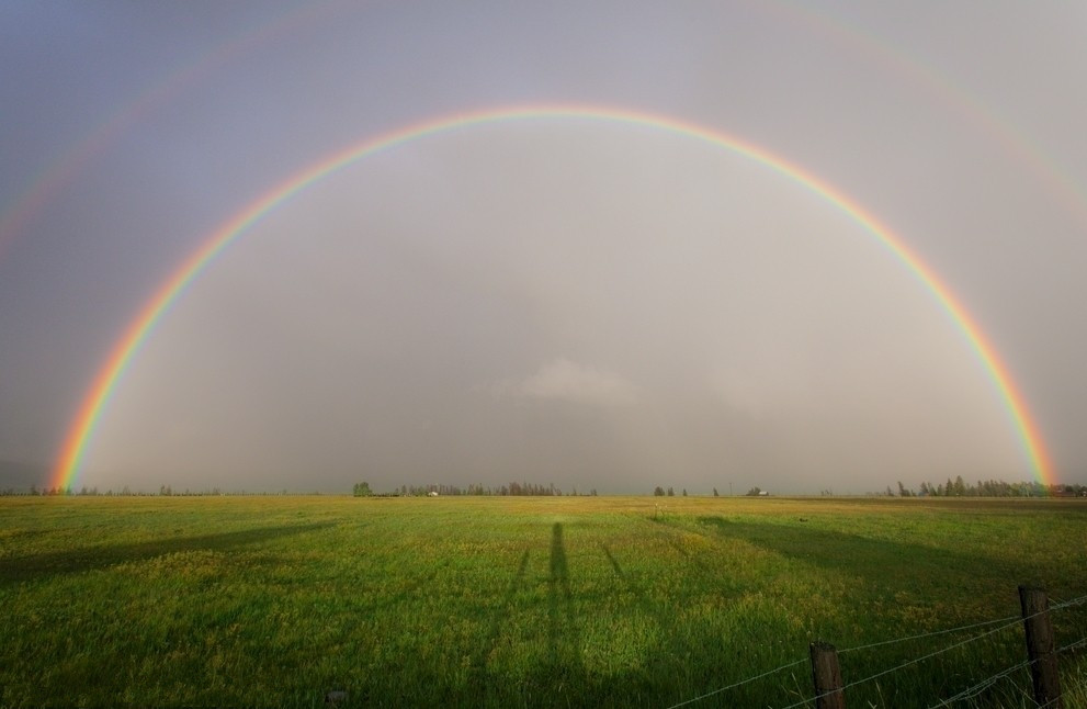 暴雨 暴雨之后出现的彩虹，为什么这么圆？大自然的奇迹！