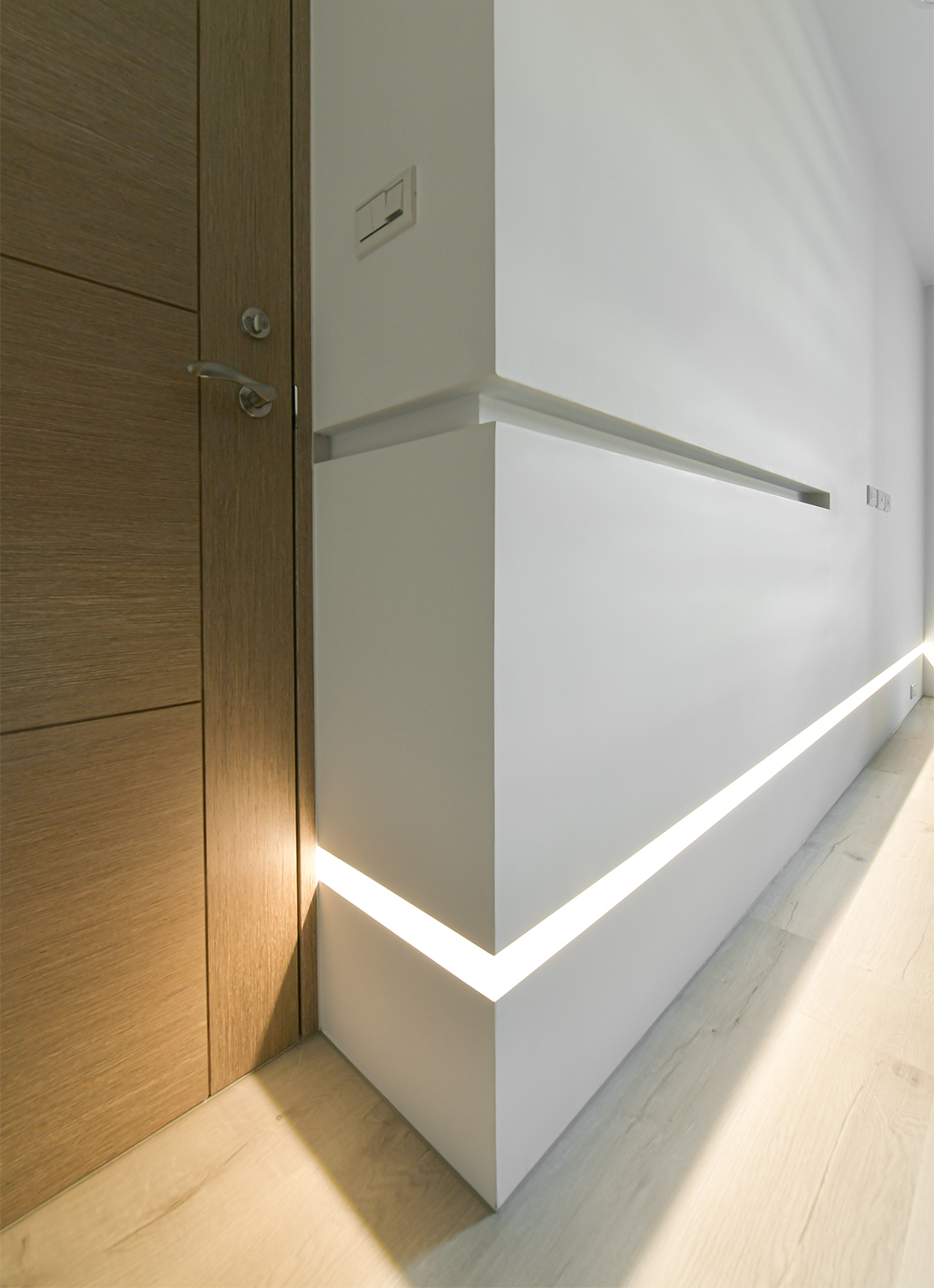 小美涵Emily|富足橘、永恒蓝……如何让截然不同的色系平衡搭配?