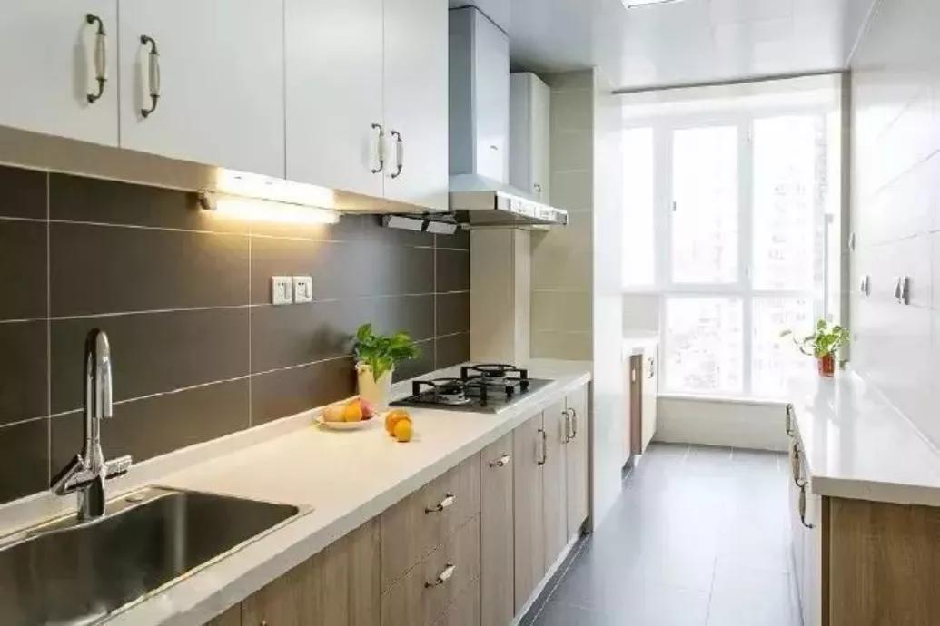 装修设计时尚圈儿|越来越多的人关心厨房的小阳台，究竟该如何利用才不浪费？