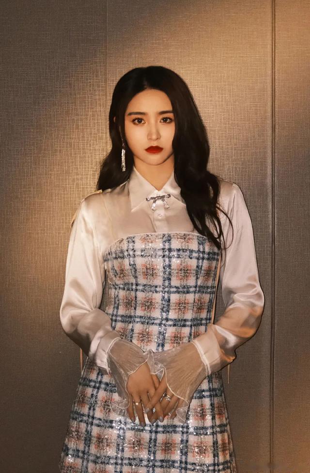 卡路里|你们追问的圆脸受用发型来了