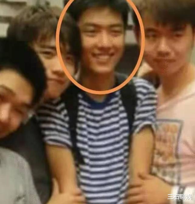 曹云金|有种“整容”叫明星毕业照,王菲杨幂美人胚子,倪妮肖战却像变了个人