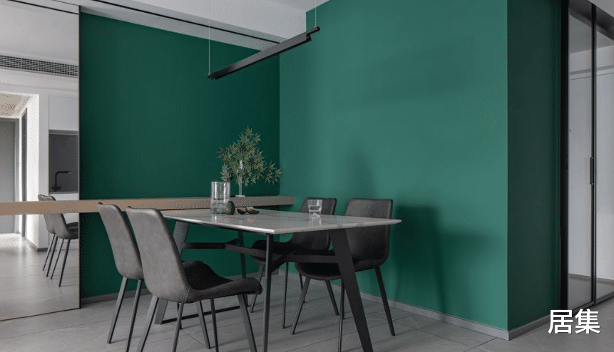 客厅也可以做书房,在家就能欣赏长江美景,享受潮流的独特美感