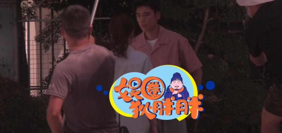 秦岚|42岁秦岚路透曝光，身材纤细气质佳，与小17岁鲜肉演情侣无违和感