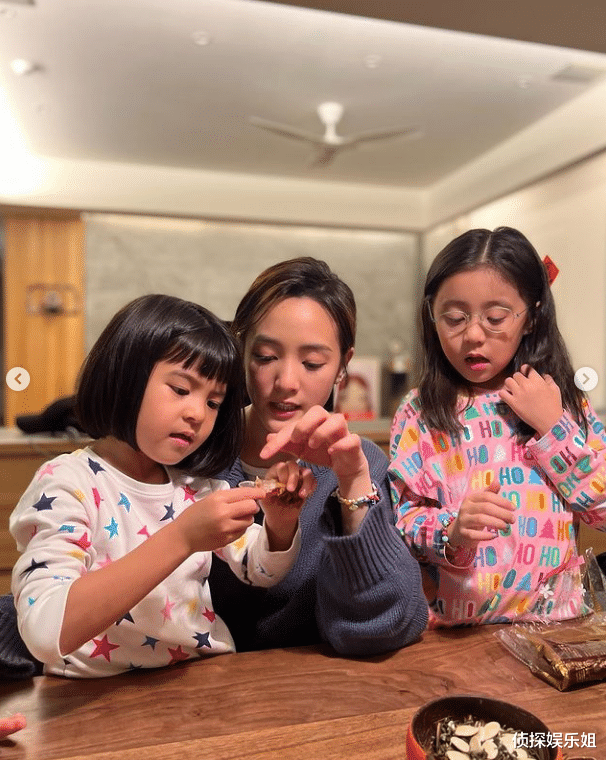 贾静雯|贾静雯晒家庭聚会照，47岁一点不显老，三个女儿全遗传妈妈高颜值