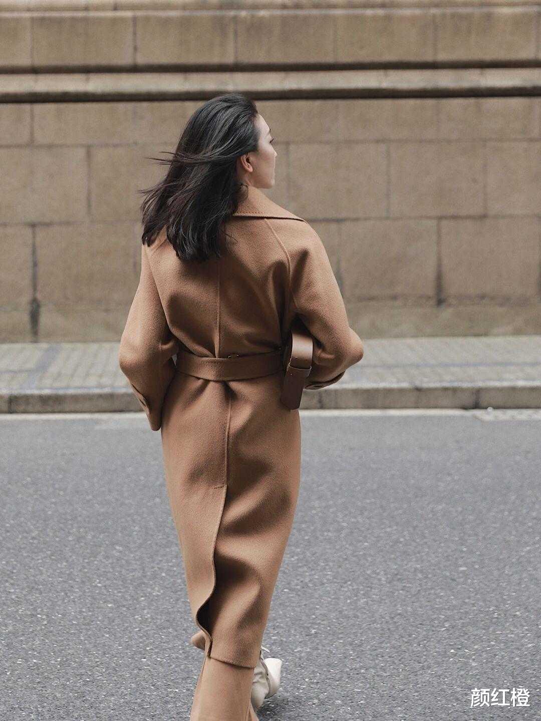 颜红橙 奔四的女性穿衣选色一定要谨慎，码住这五种颜色，减龄又显气色