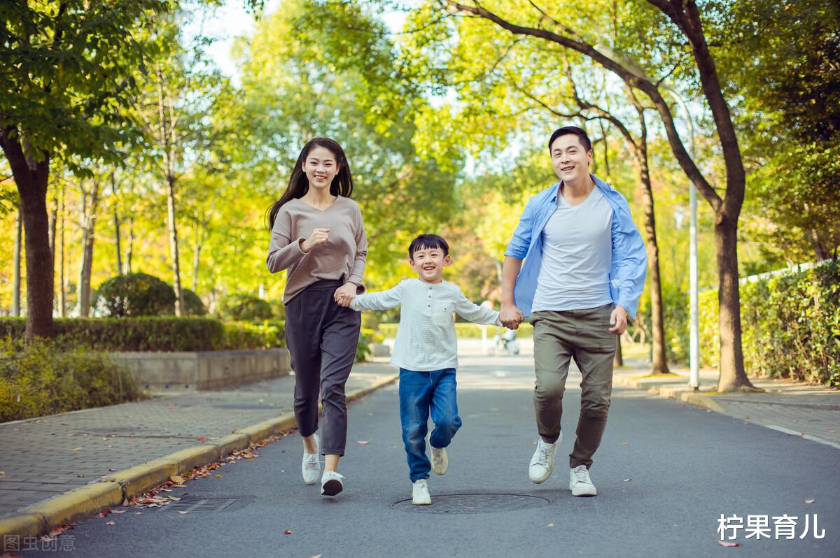 柠果育儿|妈妈告诉女儿男人疼老婆的三大表现，占一个就没嫁错人，人间真实