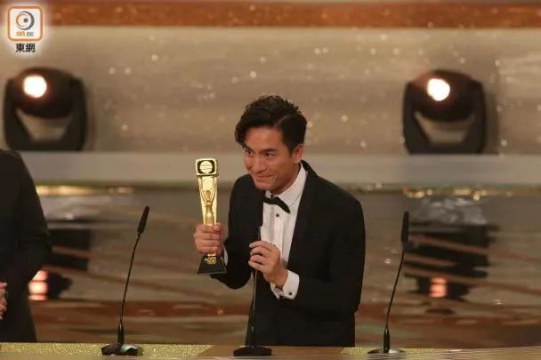 狄龙|狄龙儿子拿视帝惹众怒，被批星二代关系户，唯独陈自瑶最实至名归