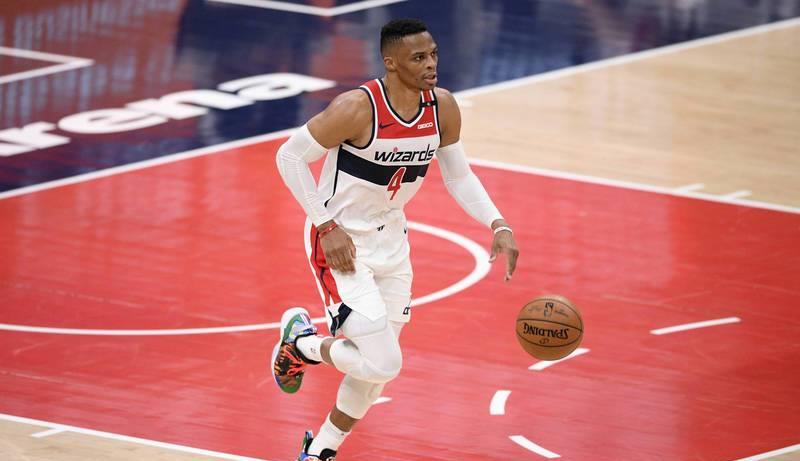 博白 湖人交易出炉！名人堂级别锋线降临！詹姆斯：他就是第4巨头！