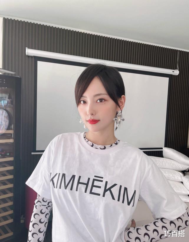 巧百搭|别再只穿T恤衫了！建议尝试“叠穿”T恤，高级又洋气