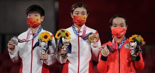 文竹妈妈怎么说|陈梦拿下第一枚奥运金牌！4-2战胜莎莎包揽冠亚军，伊藤低头落泪