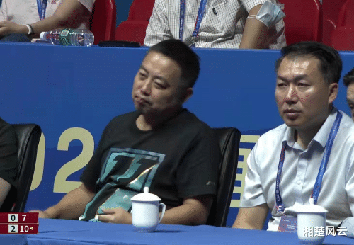 陈梦|龙蟒夺冠乐开花，登上领奖台陈梦却黑着脸，枣梦惨负刘国梁不满意