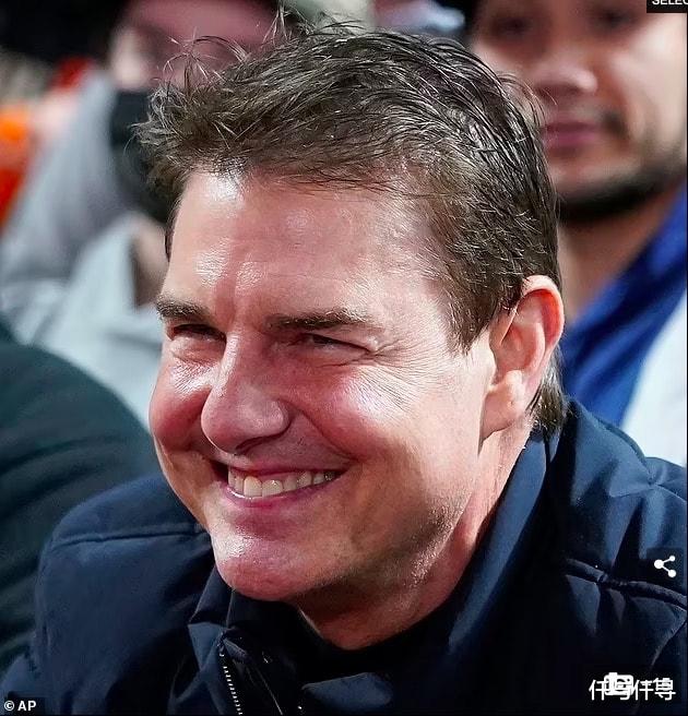 仟与仟寻 贝嫂时尚造型翻车，红黄绿三色高度抢镜，难掩整容过度憔悴脸