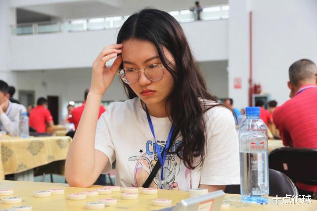 象棋|象棋在我国深受欢迎,职业选手收入怎样?顶级选手还不及一线白领