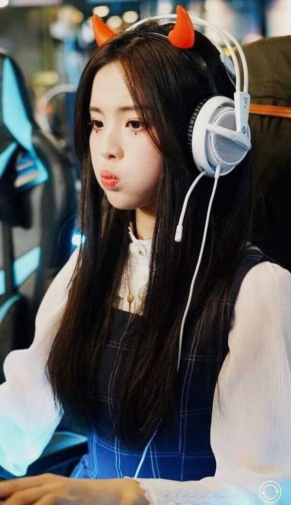 杨超越|杨超越背后金主曝光，5亿豪宅随便买，身价超过王思聪！