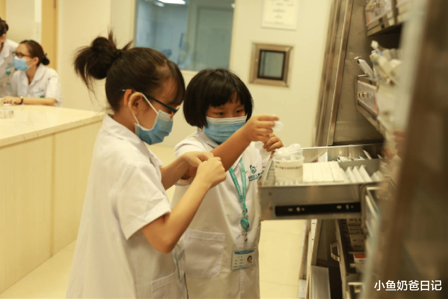 小鱼奶爸日记|孩子打疫苗现场完全失控,想要孩子乖乖配合,家长要善用技巧