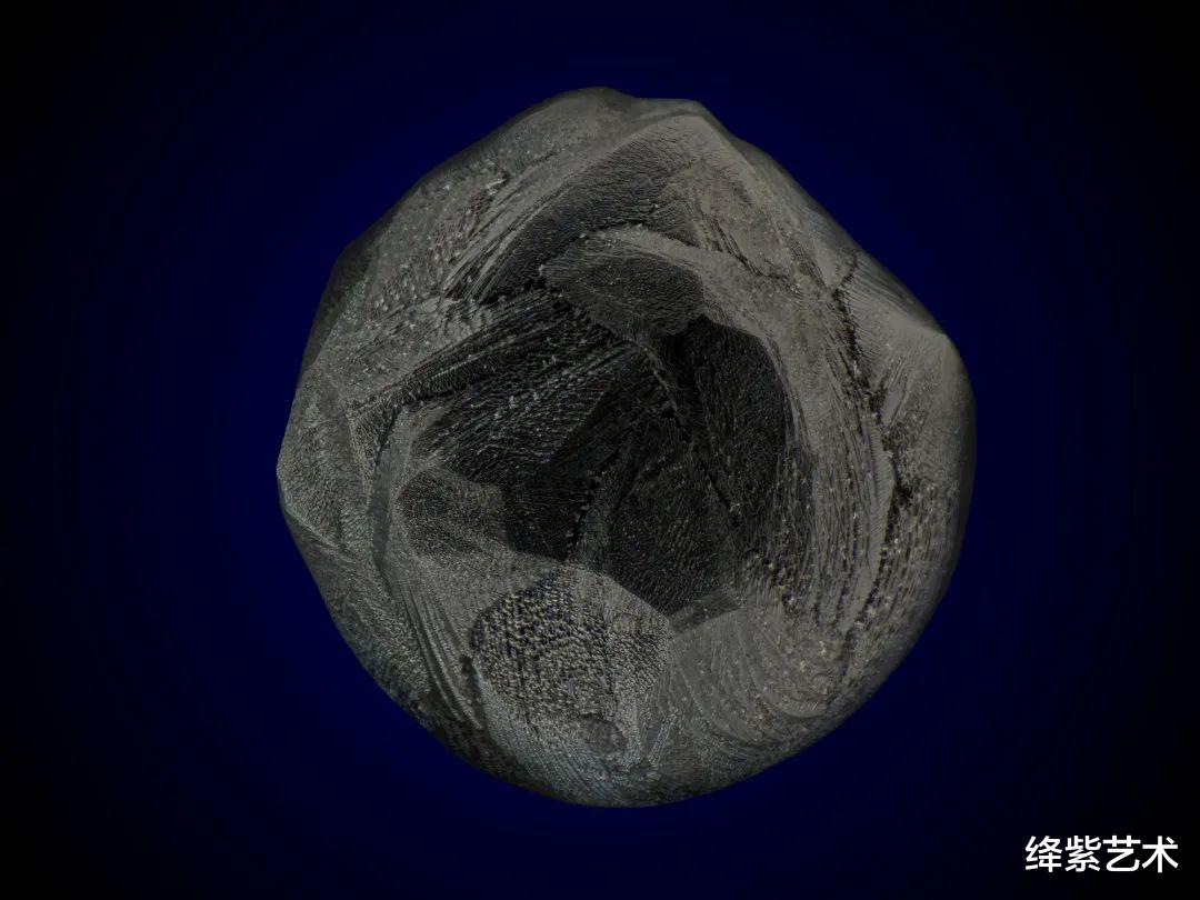 跨越亿万年的浪漫,他是罕见的“寻星者”,从全世界找寻宇宙星尘