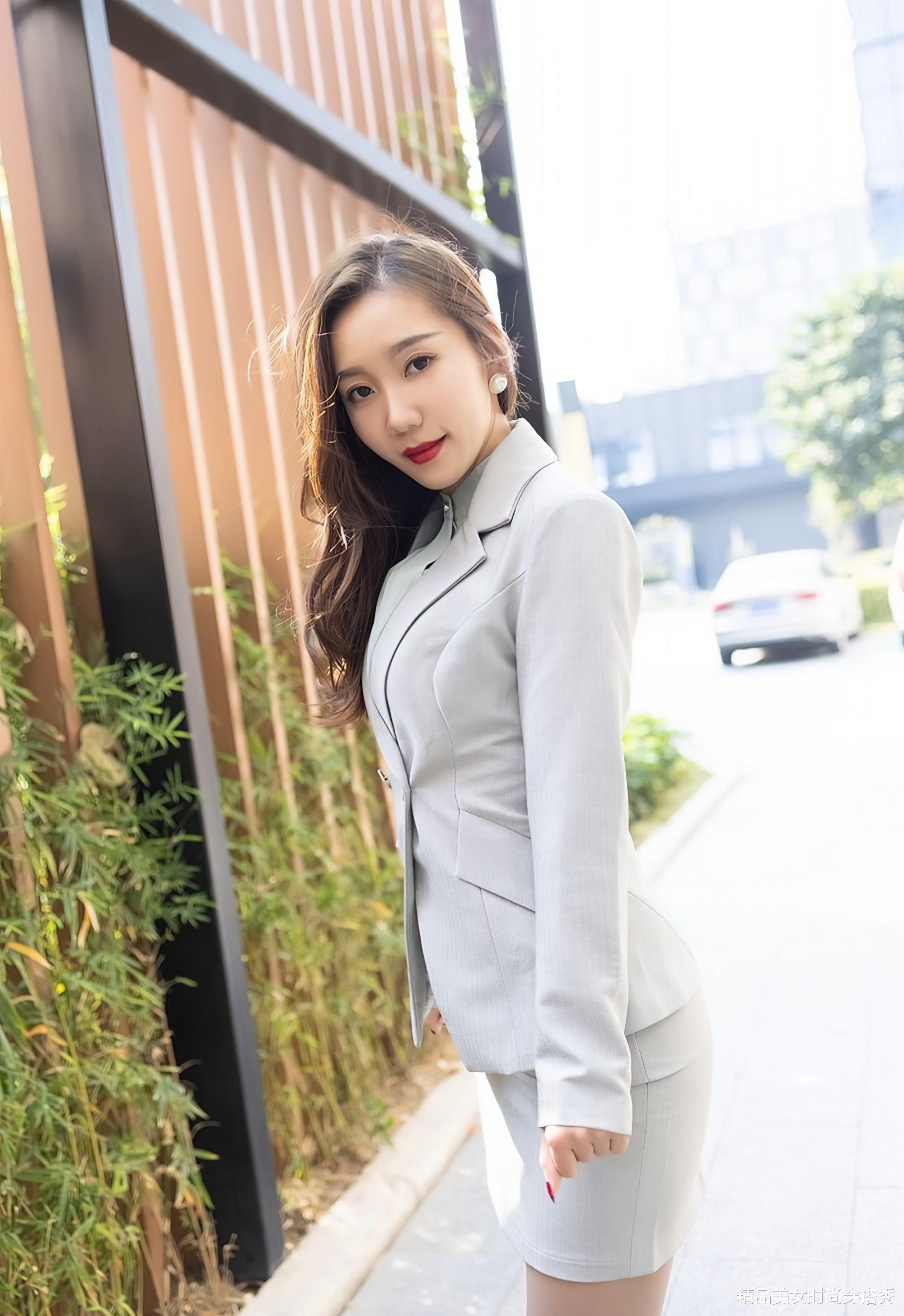 |这套上班族的穿搭很有职业气质,搭配一双精致的高跟鞋你就是女王