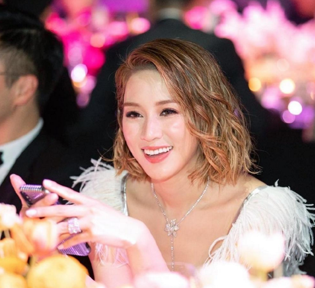 运动|何超盈成功减肥，照片对比太强烈了，坚持运动或许会帮助你