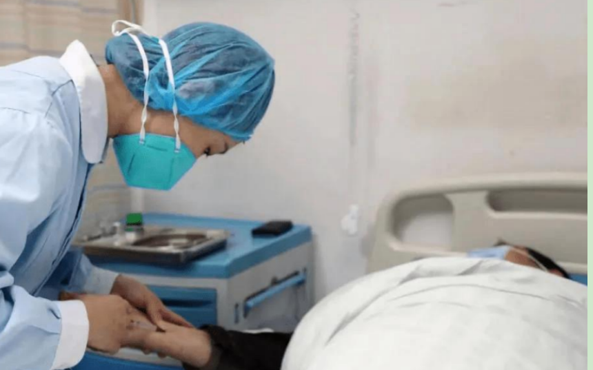 胃癌|29岁男子确诊胃癌晚期，医生：或与3食物息息相关，趁早戒