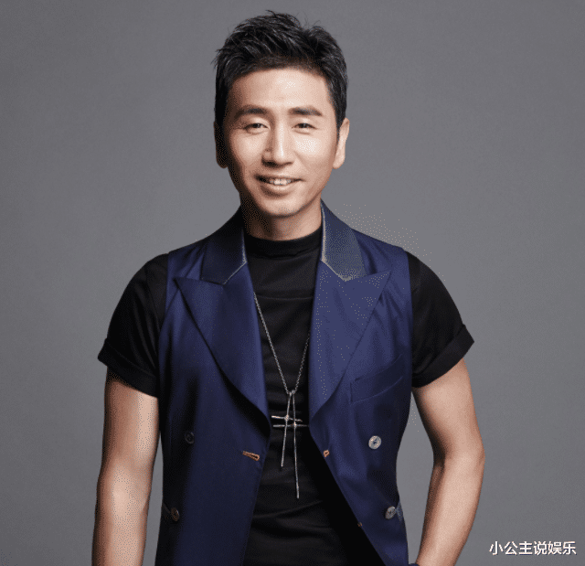 沙宝亮|沙宝亮因演唱《暗香》一夜走红，娶了“苏麻喇姑”，至今恩爱如初