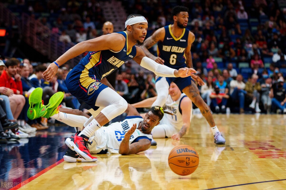 獨行俠隊|小牛隊139-107戰(zhàn)勝鵜鶘，小牛隊贏了，而且贏得很大