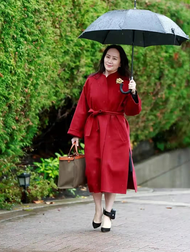 孟晚舟|孟晚舟回国后变朴素！游张家界穿粉毛衣少女心十足，笑容不断超甜