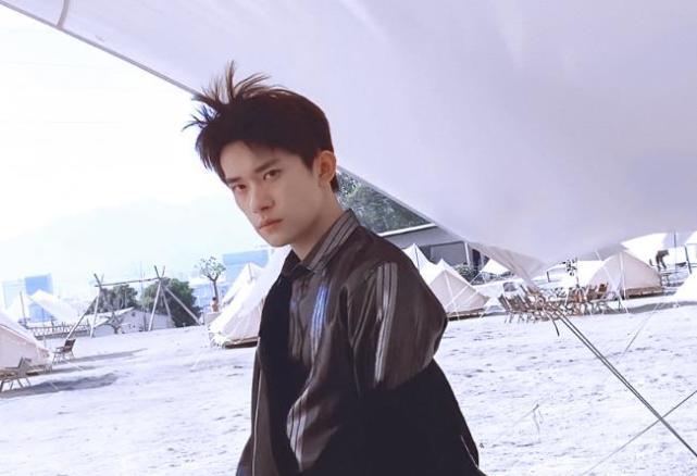 易烊千玺|工作室晒易烊千玺“吻帐篷”,粉丝看完心跳加快:肯定是接吻高手