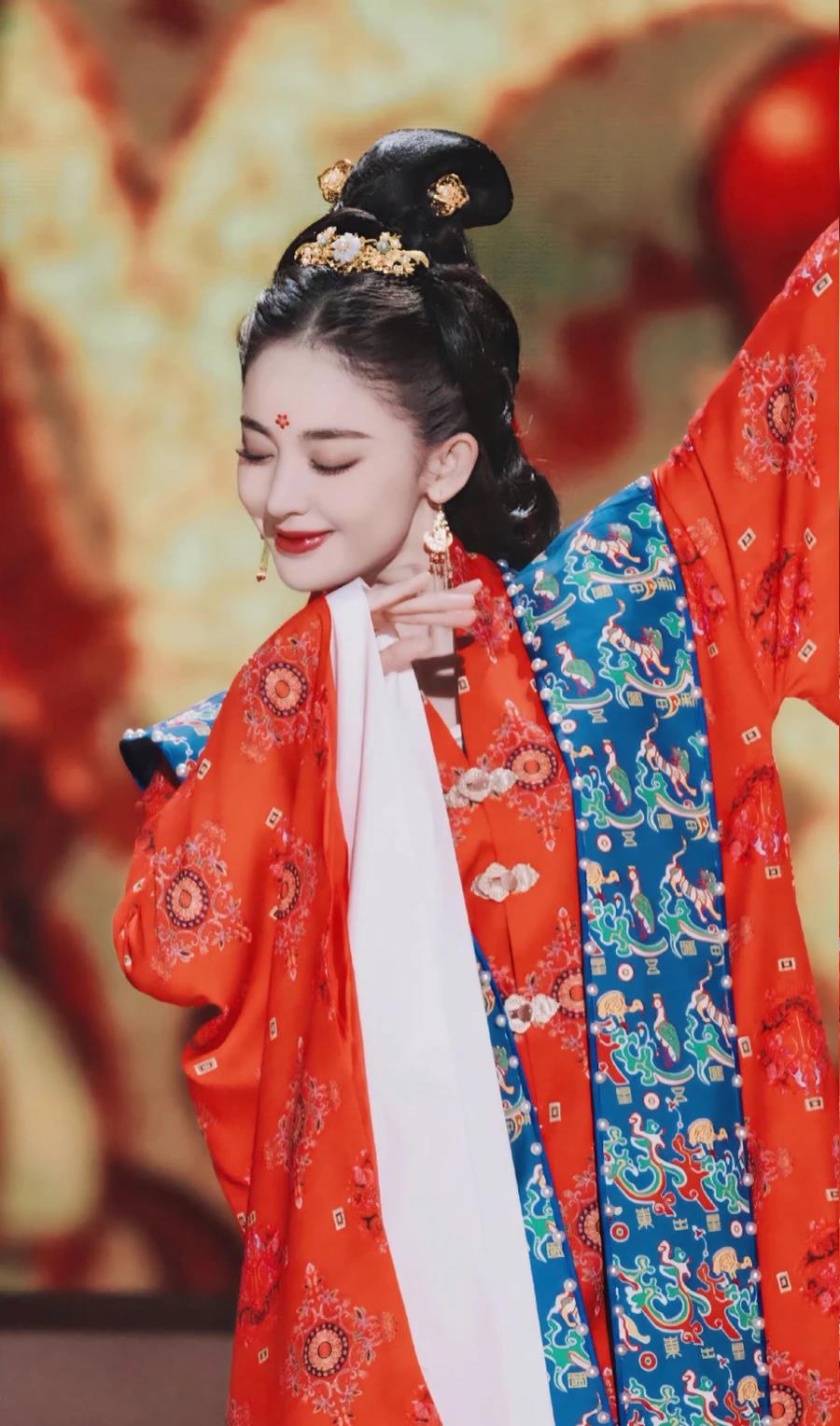 古力娜扎|娜扎《国风舞蹈秀》的表演，惊艳了全场！