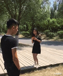 “朋友说进传销里让我救他”,看完照片之后,到底救不救呢?哈哈哈